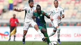 一场4-0！让意甲榜首易主：国米大胜登顶，争冠4强差3分米兰有戏