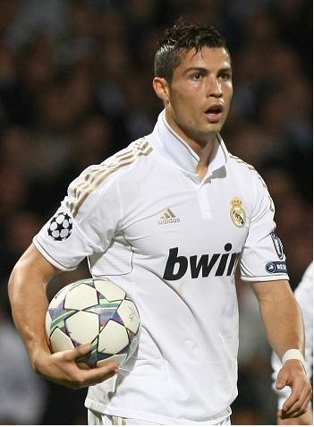 记者：虽然B费有伤在身，但仍然会出战今天与西汉姆的比赛（记者：B费虽有伤，今日仍将出战对阵西汉姆的比赛）