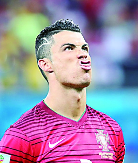 2米门将&“6国元帅”：两名法国球员随阿森纳U16夺冠