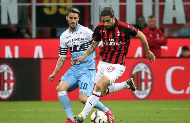 今年上海双雄争冠战启用外籍裁判，去年的主裁为傅明、李海新