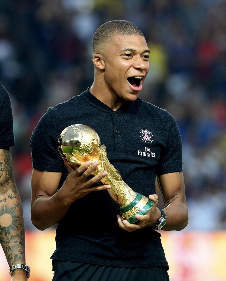 C罗专访预告：用一项七场夺冠的赛事定义历史最佳，这公平吗？