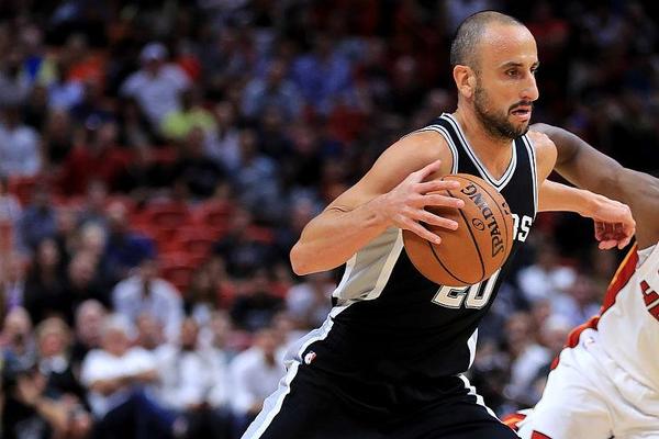 有何意味？萨拉赫社媒晒户外落叶景色图，并未配文（萨拉赫社媒晒落叶美景却无一字，意味几何？）