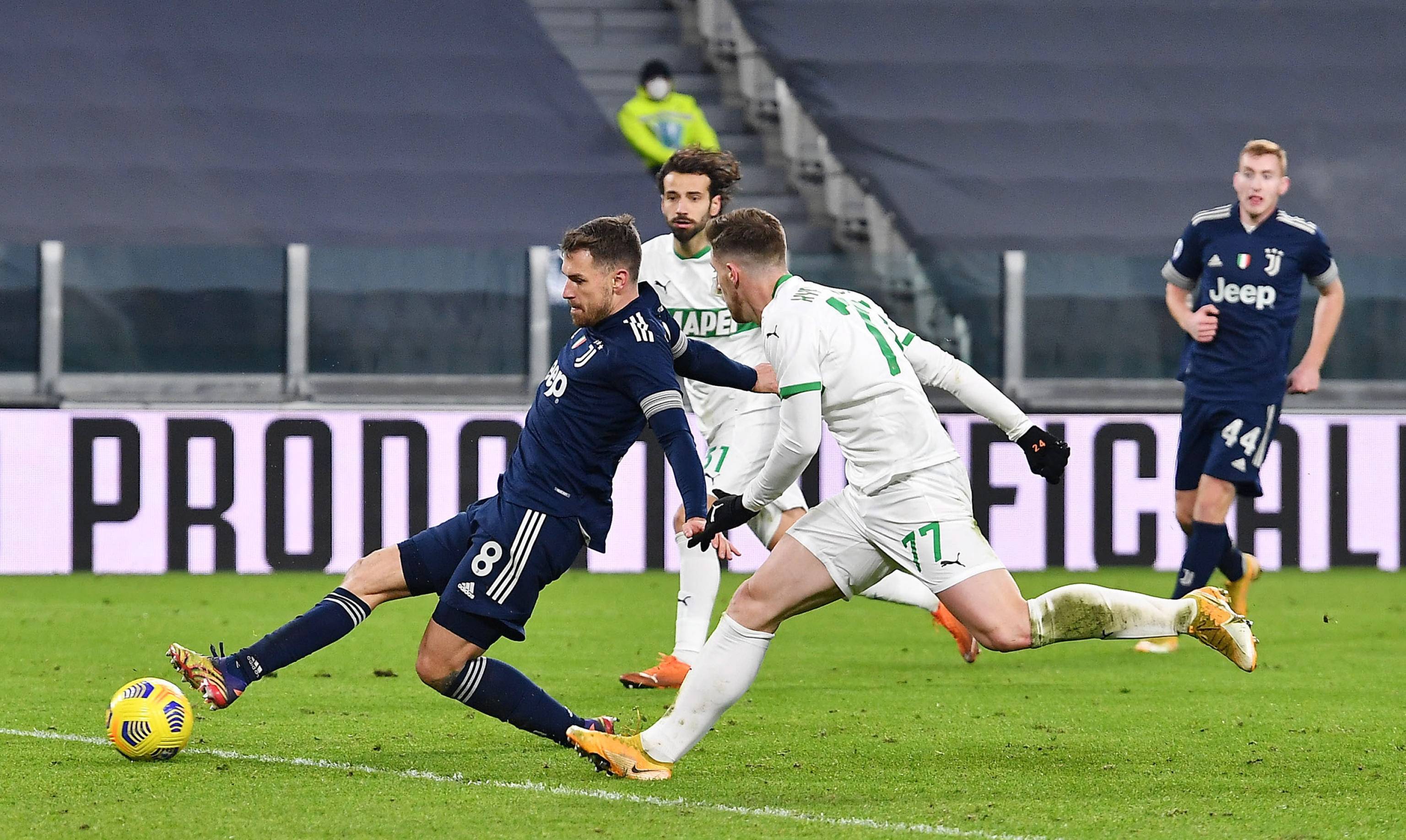 意甲第14轮裁判：拉潘纳吹那不勒斯vs尤文，迪贝洛吹国米vs科莫（意甲第14轮裁判安排：拉潘纳主哨那不勒斯vs尤文，迪贝洛执法国米vs科莫）